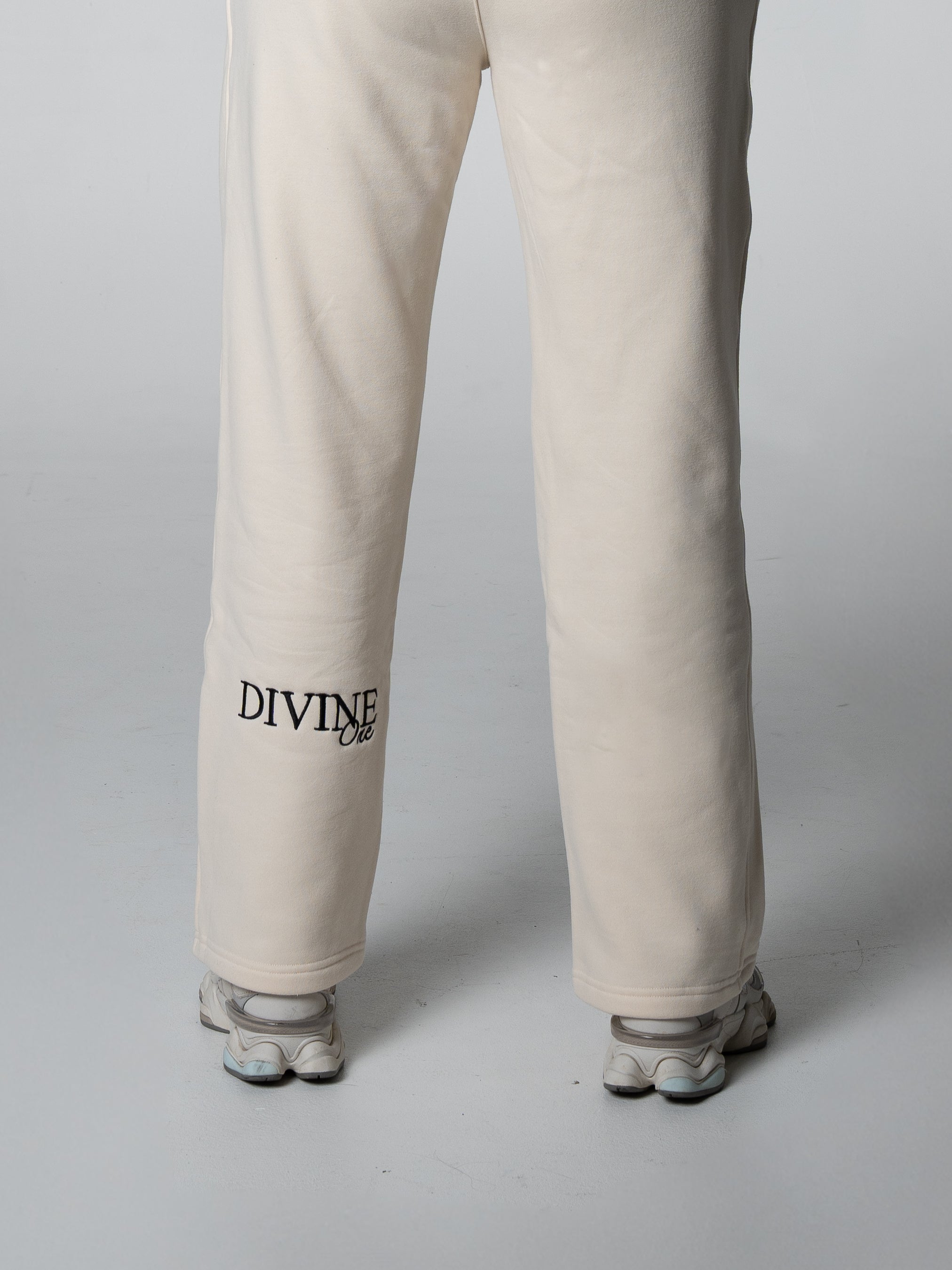 Streetwise Trackpant Cream